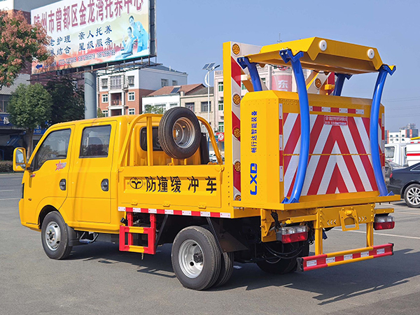 東風途逸藍牌70k防撞緩沖車