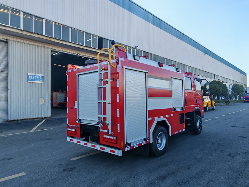 東風(fēng)四驅(qū)3.5噸水罐消防車(全柴112KW)