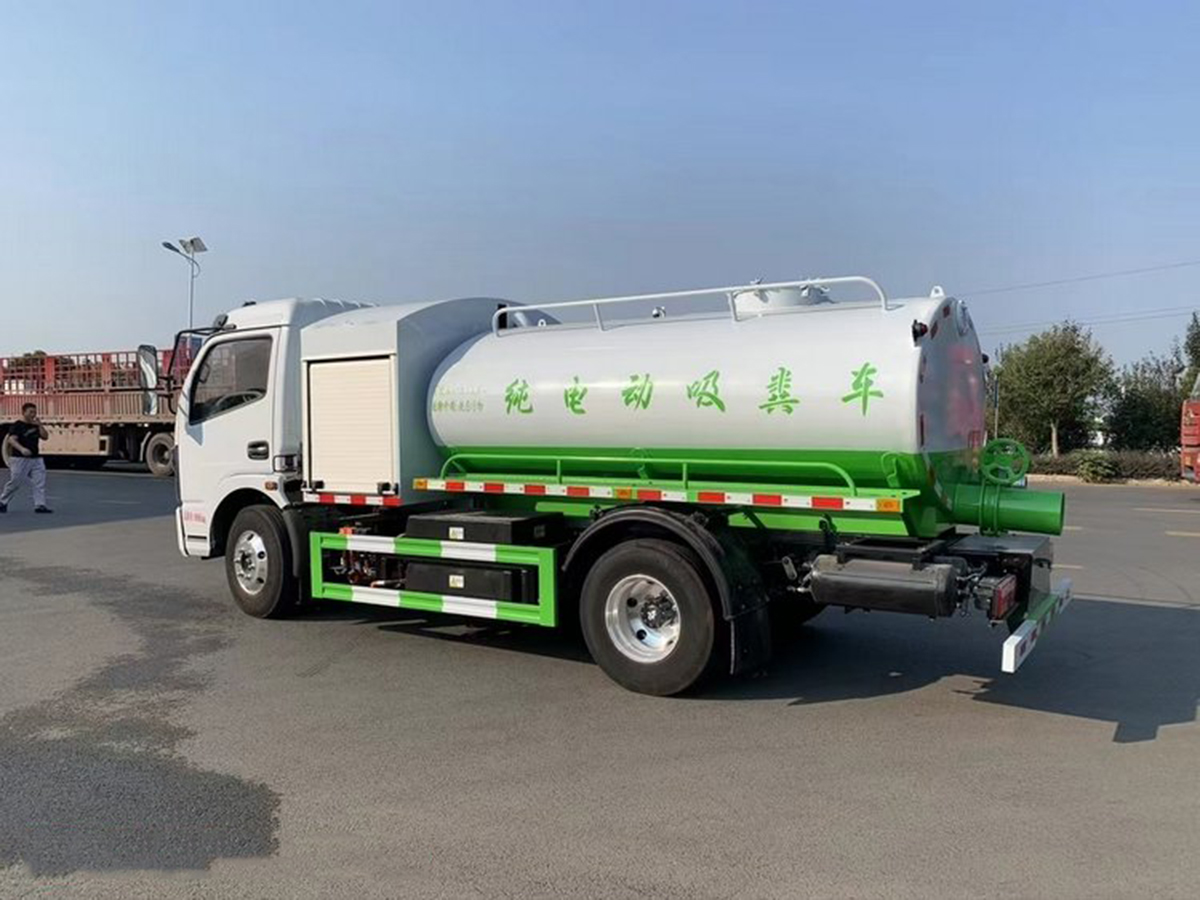 東風(fēng)5方純電動(dòng)吸糞車